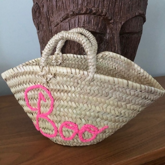 Halloween Trick o Treat Straw Basket Boo
Monogramming in Pink is NEW WITH TAGS - Picture 2 of 3